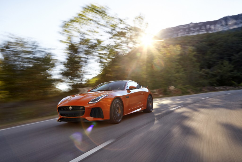 Jag_FTYPE_SVR_Coupe_Location_170216_06_126538