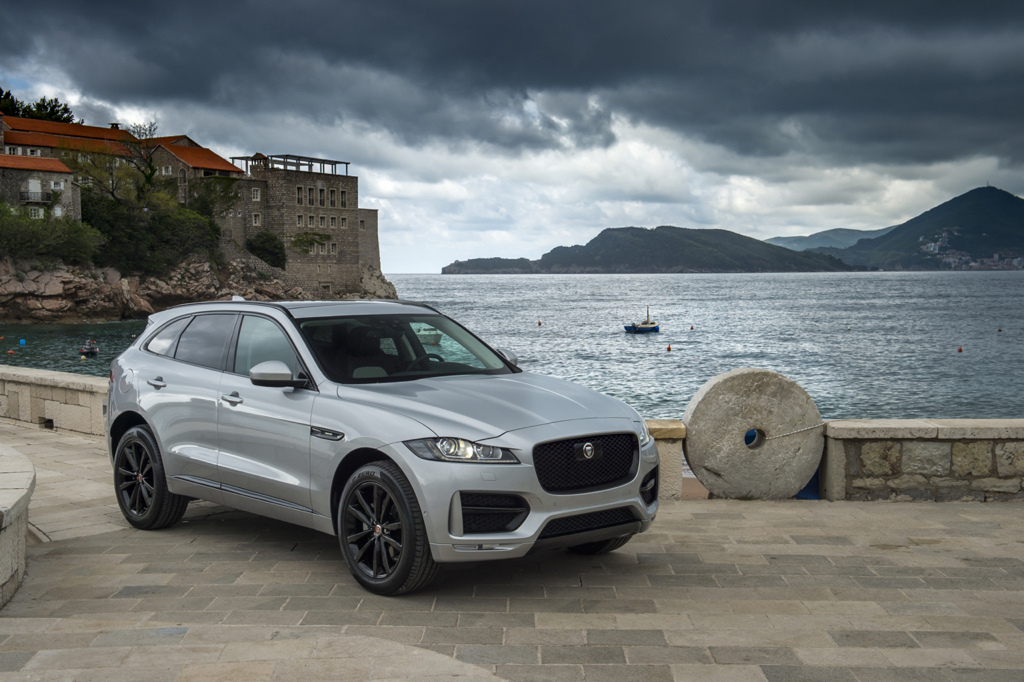 jag_fpace_drives_montenegro_280416_20