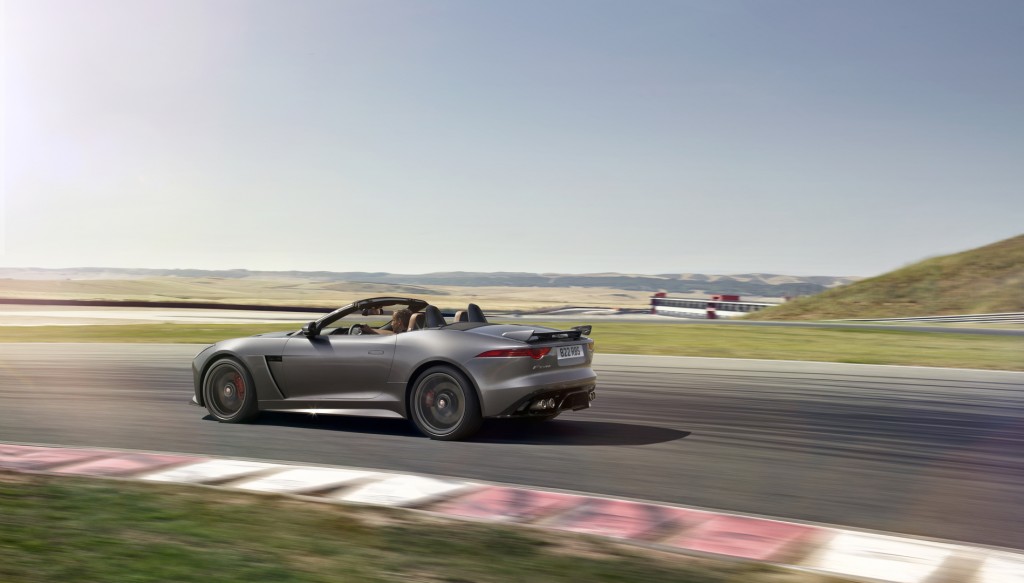 Jag_FTYPE_SVR_Convertible_Track_170216_29_126626