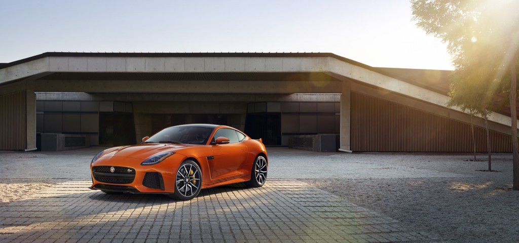 Jag_FTYPE_SVR_Coupe_Location_170216_04_126547
