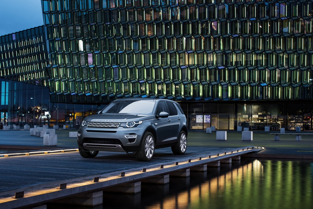 LR_Discovery_Sport_17_93346