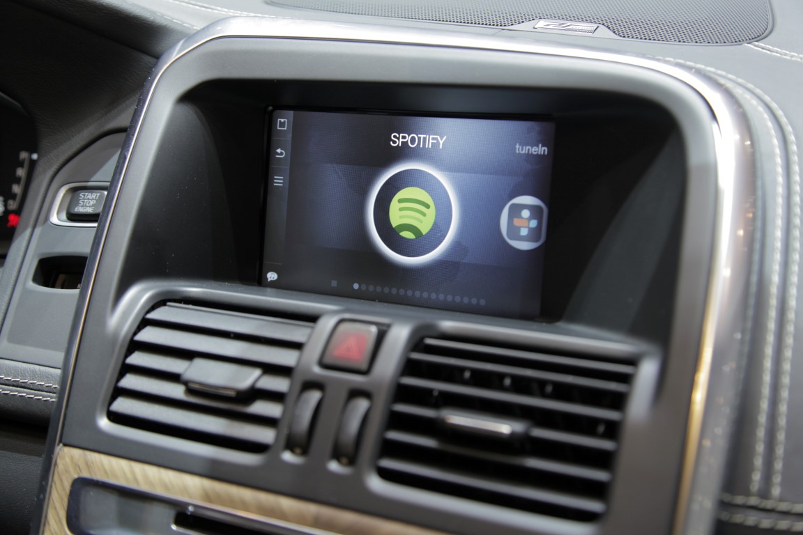 Volvo Cars uvádza svetovú novinku – službu Spotify s hlasovou aktiváciou integrovanú do vozidla prostredníctvom rozhrania Sensus Connected Touch