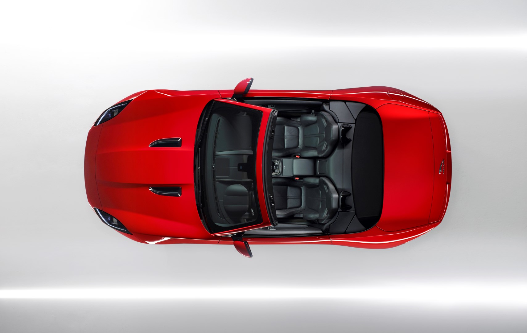 F-TYPE SA PREDSTAVÍ NA AUTOSALÓNE V PARÍŽI