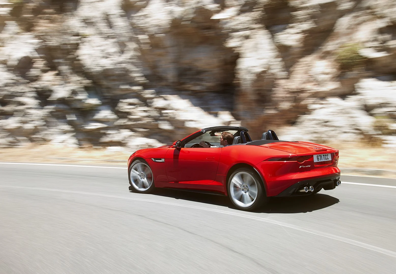 F-TYPE SA PREDSTAVÍ NA AUTOSALÓNE V PARÍŽI