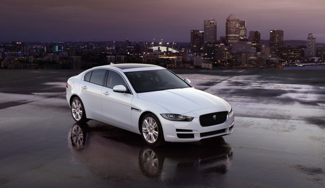 Horúce novinky Jaguar XE a Land Rover Discovery Sport v premiére na bratislavskom autosalóne