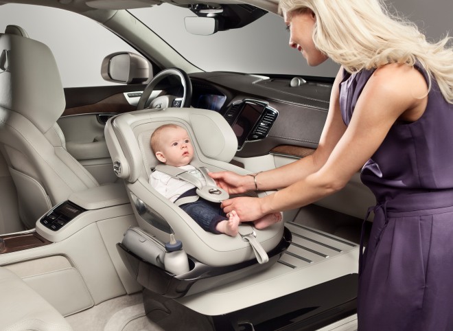 Spoločnosť Volvo Cars predstavuje koncept luxusnej detskej sedačky Excellence