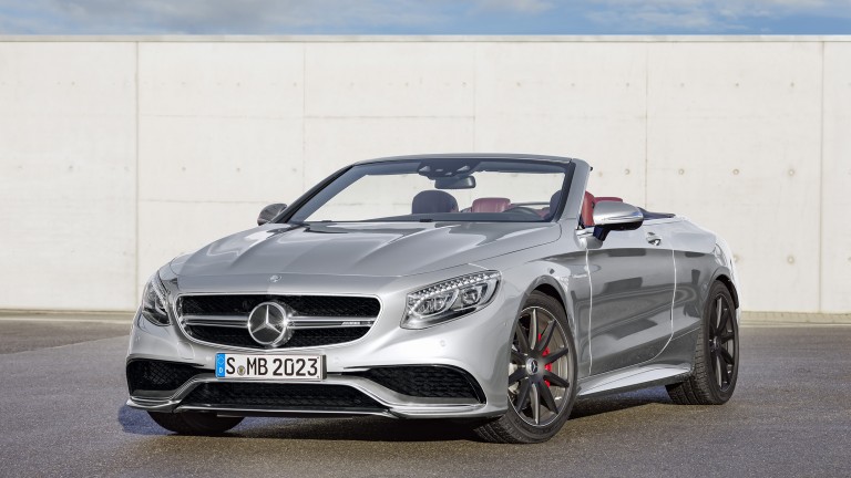 Mercedes-AMG S 63 4MATIC Cabriolet "Edition 130" (Fuel consumption combined: 10.4 l /100 km; combined CO2 emissions: 244 g/km; Kraftstoffverbrauch kombiniert: 10,4 l/100 km; CO2-Emissionen kombiniert: 244 g/km) Exterieur: AMG Alubeam silber exterior: AMG alubeam silver
