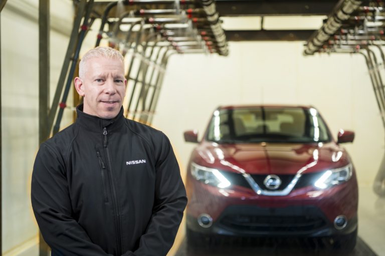 Nissan porúča dažďu pri testovaní vodotesnosti crossoverov