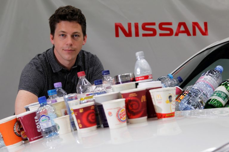 Bezpečne pod viečkom…zistite, prečo držiaky nápojov vo vozidlách spoločnosti Nissan ochránia cenný obsah za každej situácie