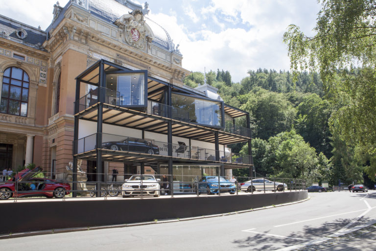 Unikátna BMW Lounge na Medzinárodnom filmovom festivale Karlove Vary. Olgoj Chorchoj autorom jedinečnej prezentácie budúcnosti BMW.