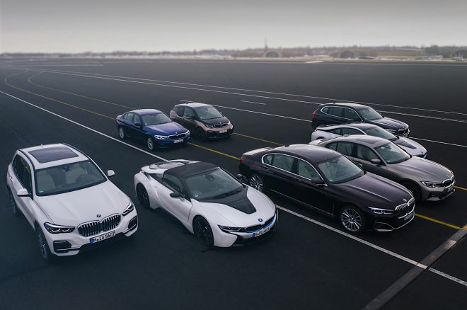 Nové plug-in hybridné modely a prepracovanejšie vysokonapäťové batérie: BMW dôsledne postupuje smerom k elektrifikácii.