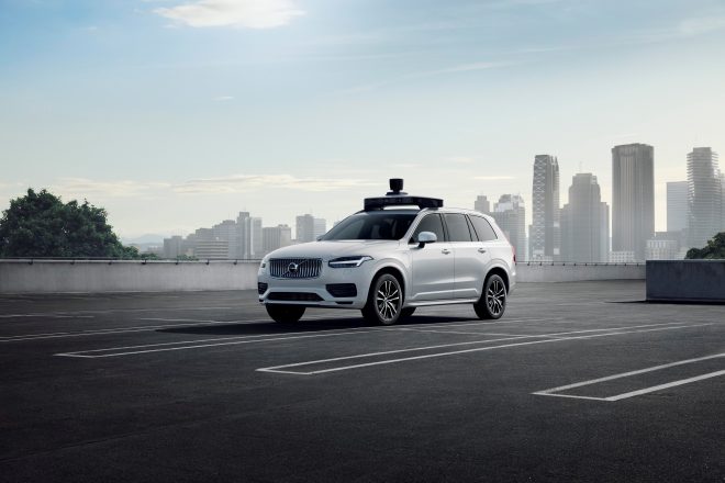 Spoločnosti Volvo Cars a Uber predstavili sériovú podobu vozidla pripraveného na autonómnu jazdu