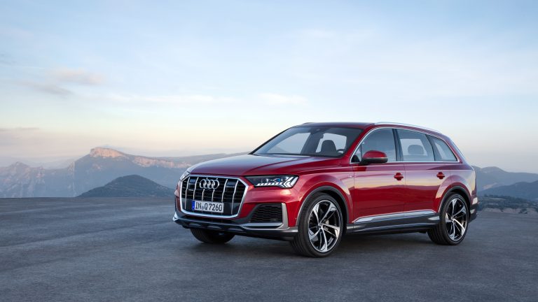 Static photo, Colour: Matador red