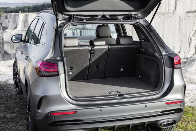 Nová generácia Mercedes-Benz GLA: výraznejší charakter, viac miesta, vyššia bezpečnosť