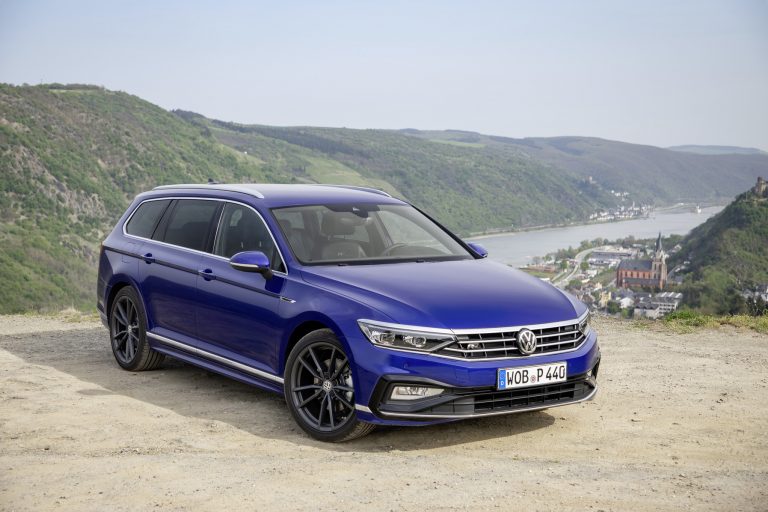 The new Volkswagen Passat Variant R-Line