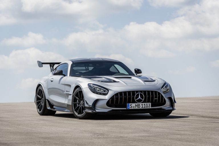 Mercedes-AMG GT Black Series (Kraftstoffverbrauch kombiniert: 12,8 l/100 km, CO2-Emissionen kombiniert: 292 g/km), 2020, Exterieur, Front, Frontdiffusor, Kühlergrill, Seite, hightechsilber // Mercedes-AMG GT Black Series (combined fuel consumption: 12,8 l/100 km, combined CO2 emissions: 292 g/km), 2020, Exterieur, front, front diffusor, radiator grille, side, hightechsilver