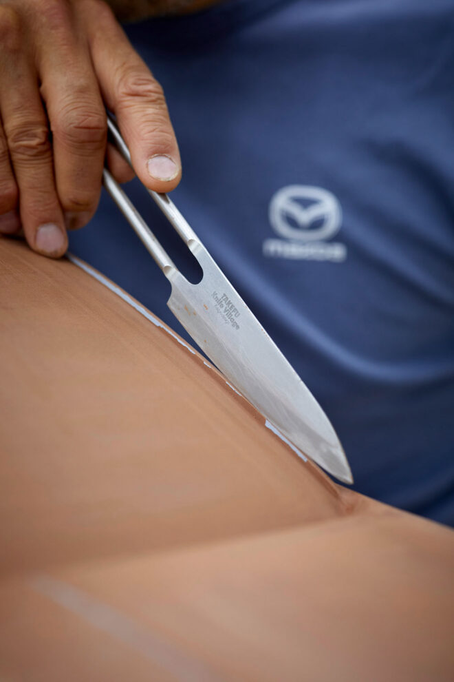 INSIDE MAZDA: Ako vzniká dizajn Mazdy: hlinení modelári tvarujú autá rukami