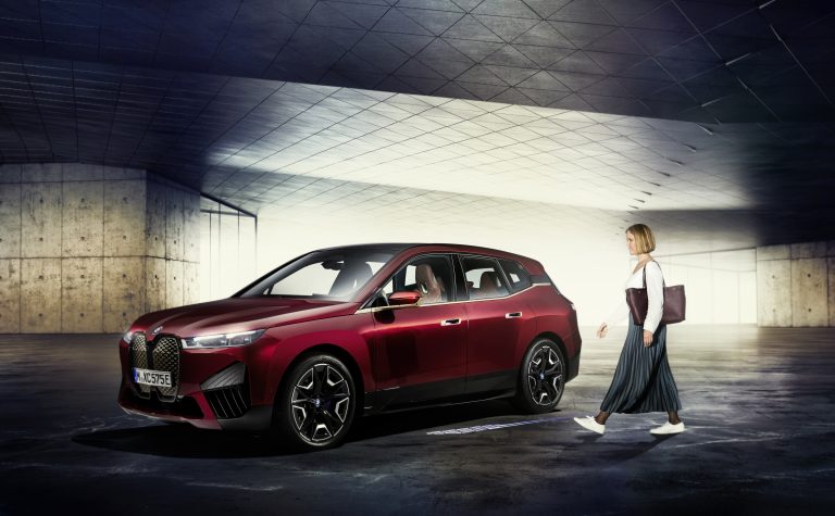 P90411220_highRes_the-bmw-digital-key-