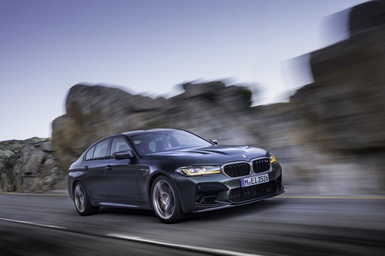 P90411254_highRes_the-new-bmw-m5-cs-sc