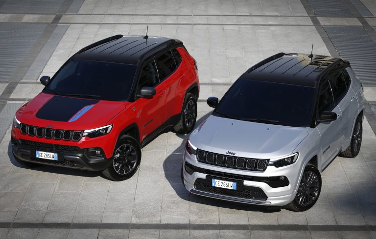 1. New Jeep� Compass Trailhawk and S 4xe