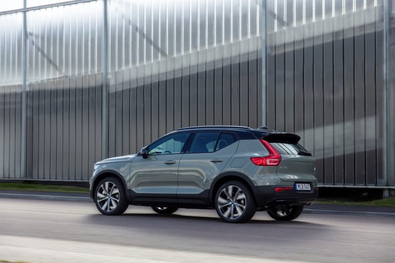 Volvo XC40 Recharge P8 AWD in Sage Green