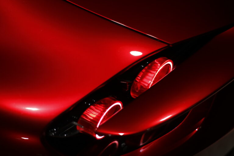 CELEBRATING RED: Červená ako farba emócií: príbeh od Mazdy R360 Coupé po Soul Red Crystal