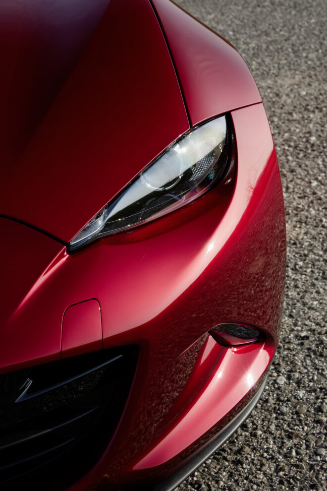 CELEBRATING RED: Červená ako farba emócií: príbeh od Mazdy R360 Coupé po Soul Red Crystal