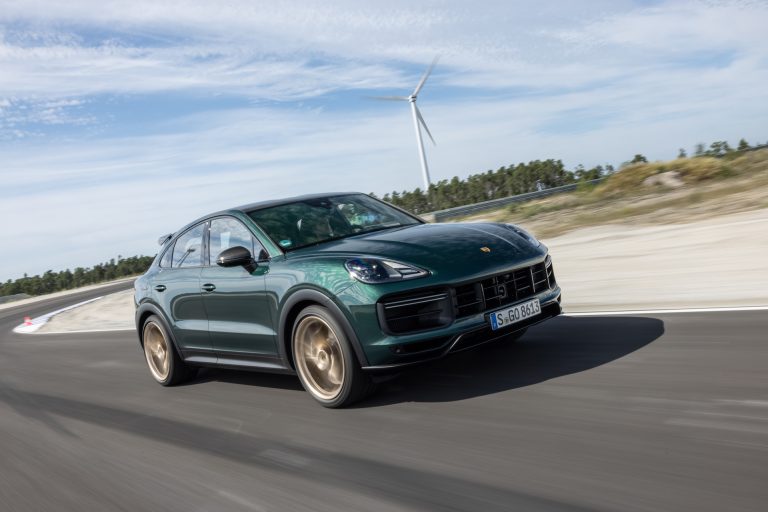 Nový športový hrdina značky Porsche: model Cayenne Turbo GT