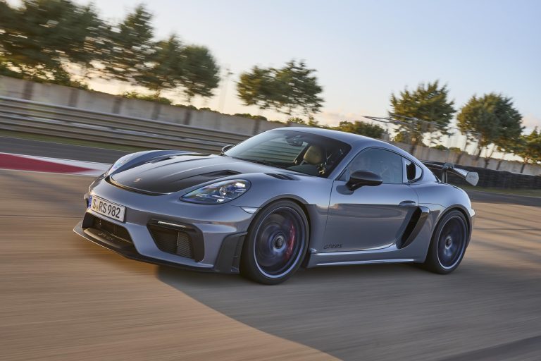Nový Porsche 718 Cayman GT4 RS