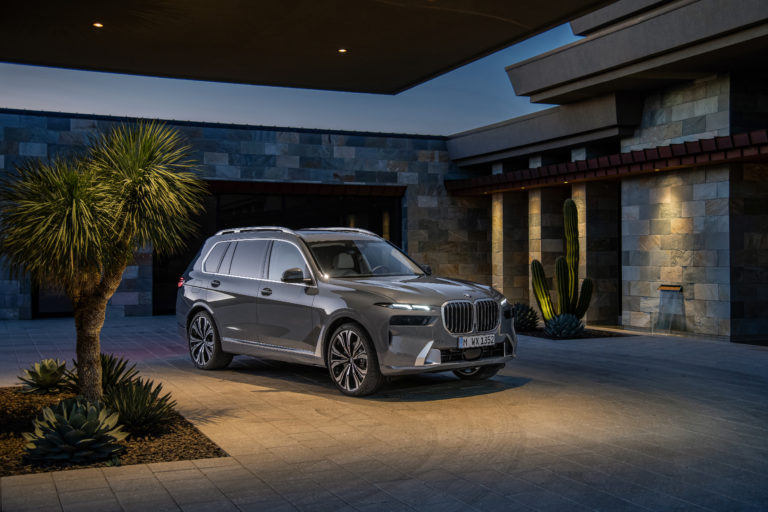 P90457526_highRes_the-new-bmw-x7-xdriv