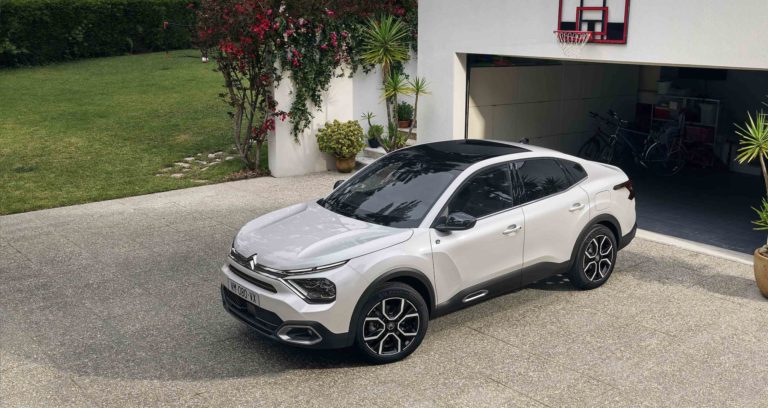 NOVÉ MODELY CITROËN C4 X & Ë-C4 X ELECTRIC