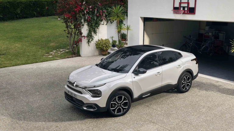 NOVÉ MODELY CITROËN C4 X & Ë-C4 X ELECTRIC