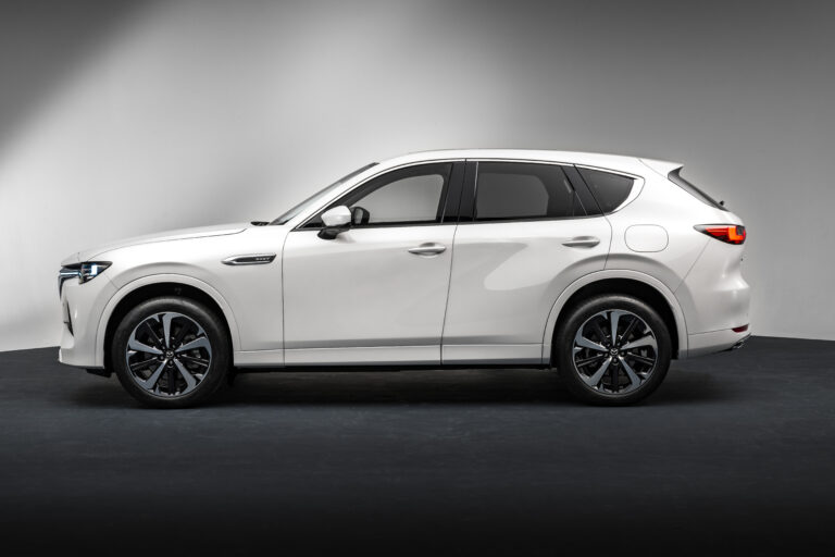 Mazda MASTERSTROKES: Mazda CX-60 dostáva nový odtieň Rhodium White, neskôr príde aj na CX-5