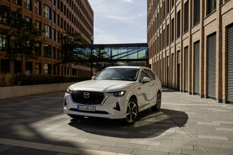 Mazda MASTERSTROKES: Mazda CX-60 dostáva nový odtieň Rhodium White, neskôr príde aj na CX-5