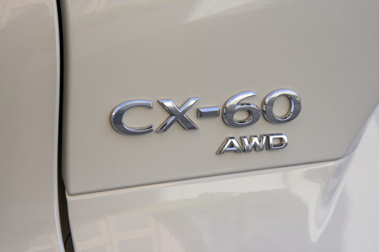 Mazda MASTERSTROKES: Mazda CX-60 dostáva nový odtieň Rhodium White, neskôr príde aj na CX-5