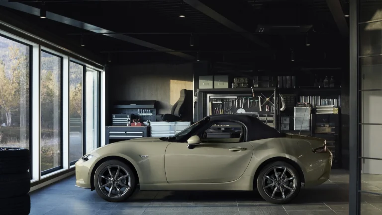 Mazda MX-5 2023 po novom s automatickou prevodovkou a v nových farbách 2 Mazda MX-5 2023 po novom s automatickou prevodovkou a v nových farbách
