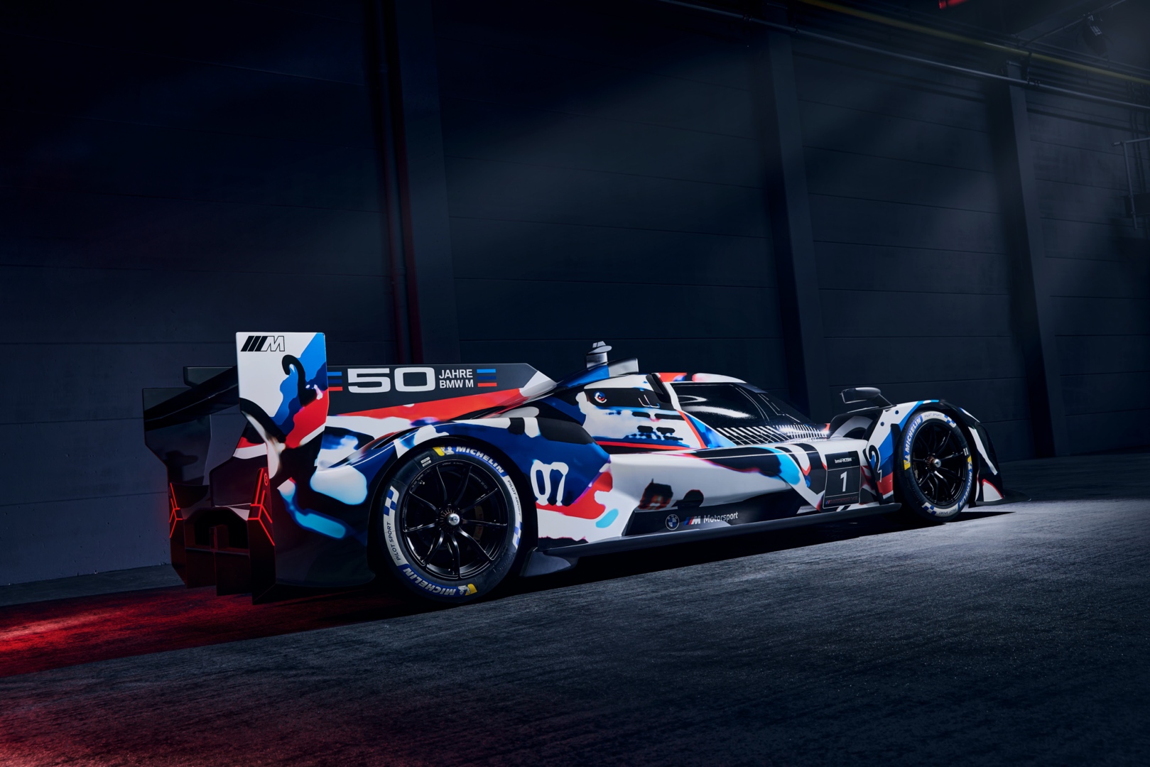 Srdce vozidla BMW M Hybrid V8: prototyp kategórie LMDh poháňa osemvalcový hybridný prepĺňaný motor P66/3