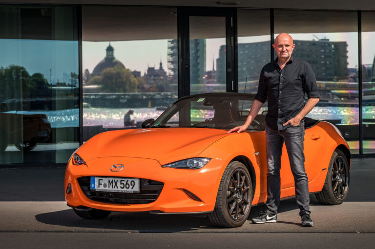Dve generácie dizajnérov Mazdy vysvetľujú, čo stojí za charakterom modelu MX-5