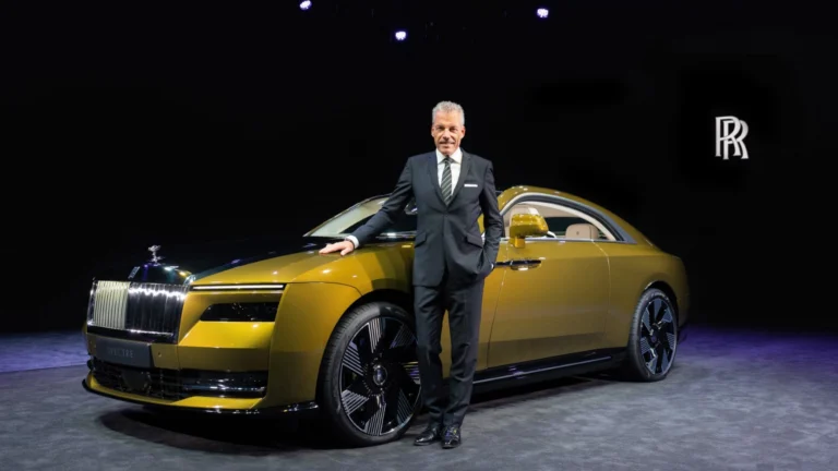 Historicky rekordné predaje zavŕšili výnimočný rok pre spoločnosť Rolls-Royce Motor Cars