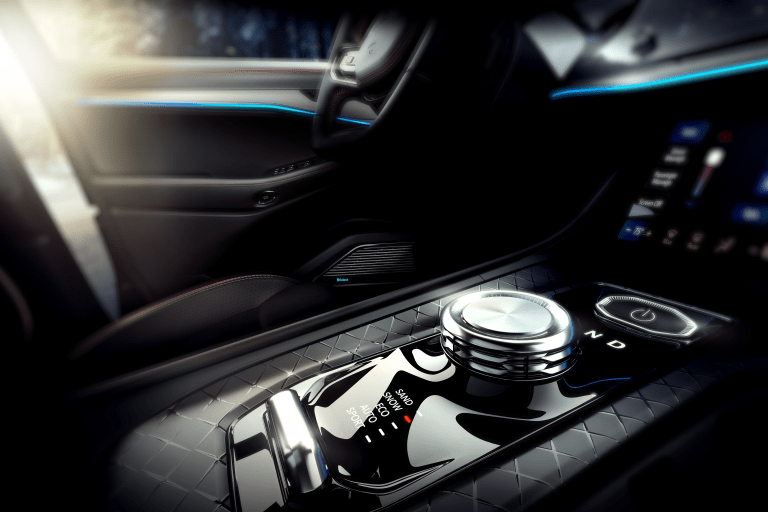 Builtontheall-newhighlyflexibleBEV-nativeSTLA-Largeplatformtheall-newJeepWagoneerSinteriorfeaturespremiumtechnologyseamlesslyintegratedwithmeticulouslycraftedartisandetails1