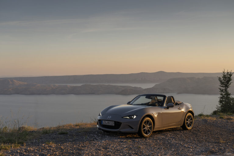 Mazda MX-5 oslavuje 35 rokov. Dvojmiestny roadster spája ľahkosť s komunitou fanúšikov