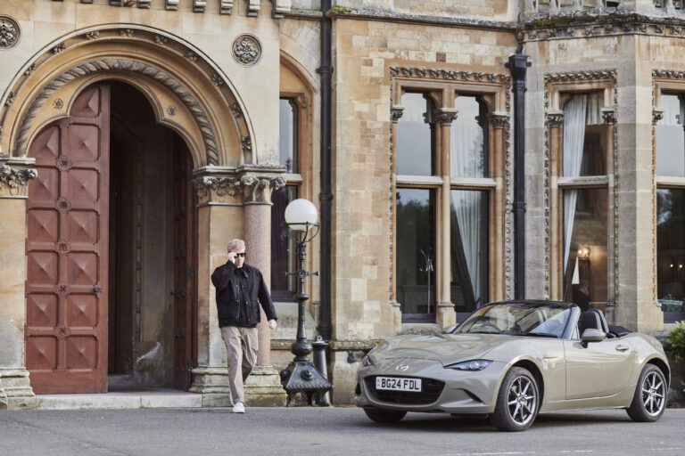 Mazda MX-5 oslavuje 35 rokov. Dvojmiestny roadster spája ľahkosť s komunitou fanúšikov