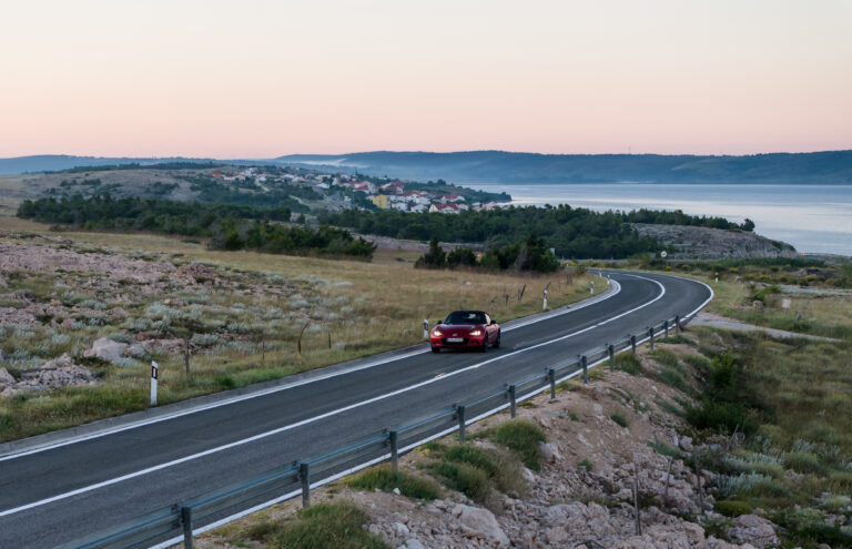 Mazda MX-5 oslavuje 35 rokov. Dvojmiestny roadster spája ľahkosť s komunitou fanúšikov