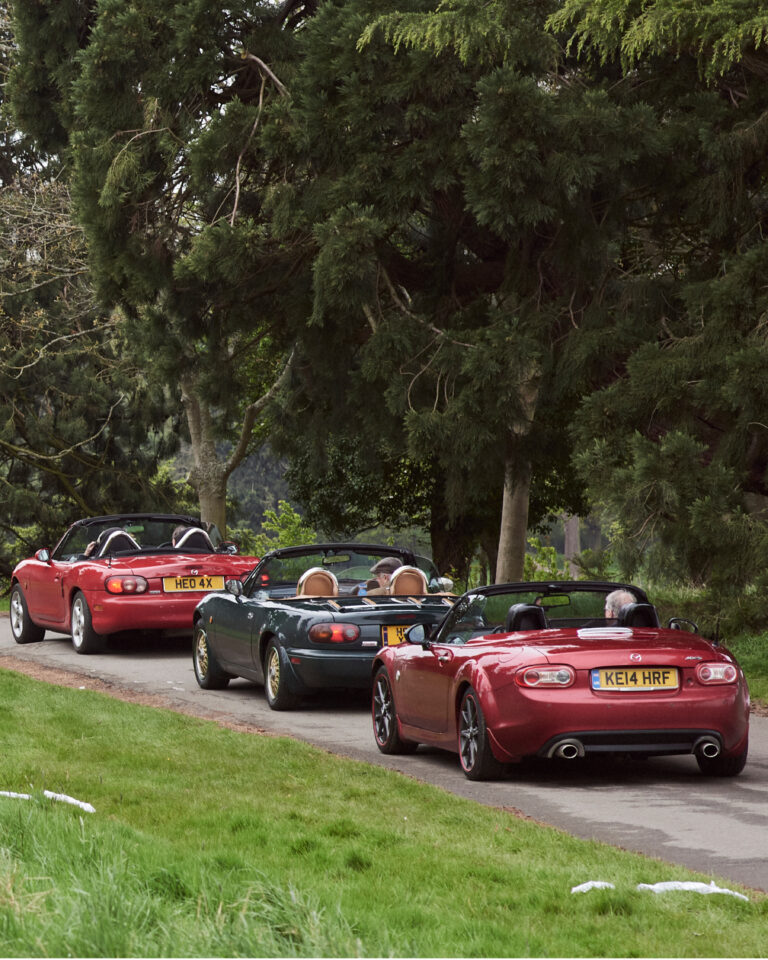 Mazda MX-5 oslavuje 35 rokov. Dvojmiestny roadster spája ľahkosť s komunitou fanúšikov