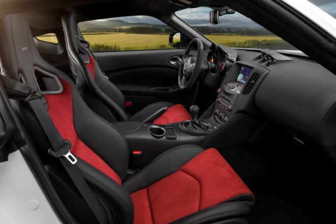 Spoločnosť Nissan s kompletne modernizovaným modelom 370Z NISMO prebúdza vášne