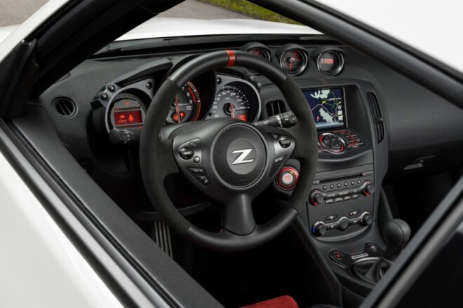 Spoločnosť Nissan s kompletne modernizovaným modelom 370Z NISMO prebúdza vášne
