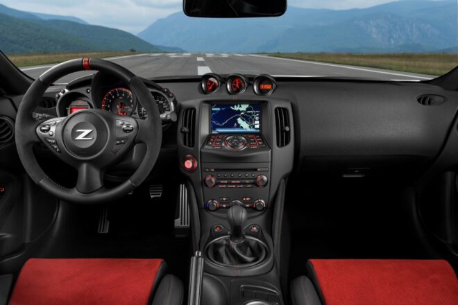 Spoločnosť Nissan s kompletne modernizovaným modelom 370Z NISMO prebúdza vášne