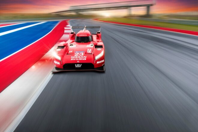 Spoločnosť Nissan odhalila počas zápasu Super Bowl svojho čierneho koňa pre preteky v Le Mans