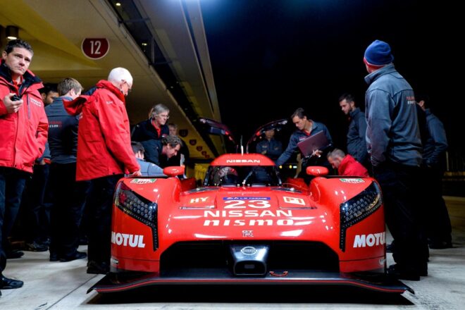 Spoločnosť Nissan odhalila počas zápasu Super Bowl svojho čierneho koňa pre preteky v Le Mans