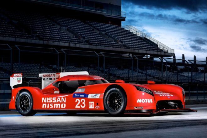 Spoločnosť Nissan odhalila počas zápasu Super Bowl svojho čierneho koňa pre preteky v Le Mans